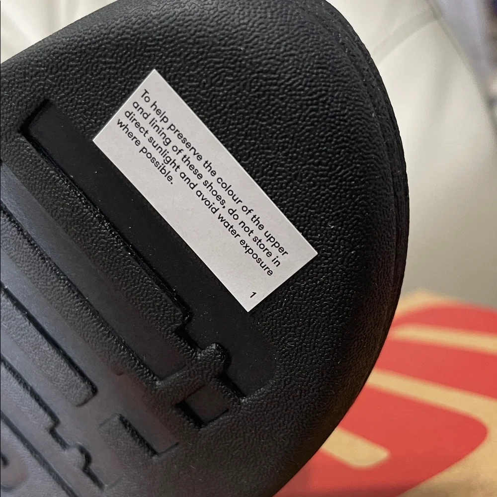 FitFlop Lulu Adjustable Thong Sandal - Black - Picture 8 of 10